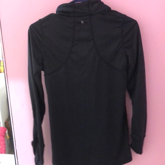 black workout jacket - Picture 2 of 3